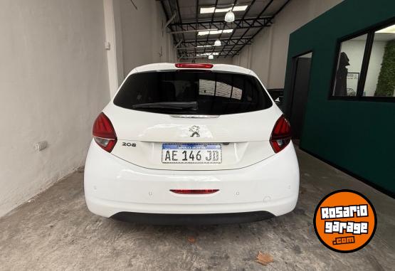 Autos - Peugeot 208 Allure Pack 2016 Diesel 172000Km - En Venta