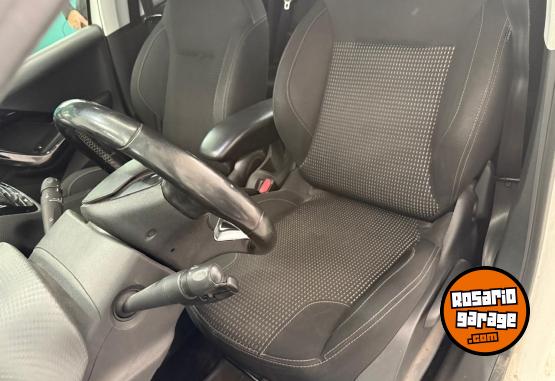 Autos - Peugeot 208 Allure Pack 2016 Diesel 172000Km - En Venta