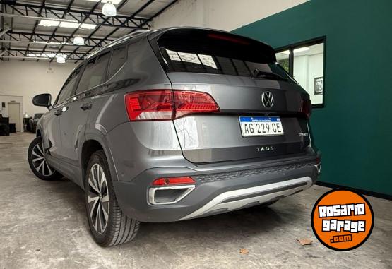 Autos - Volkswagen Taos Highline 2023 Nafta 33000Km - En Venta