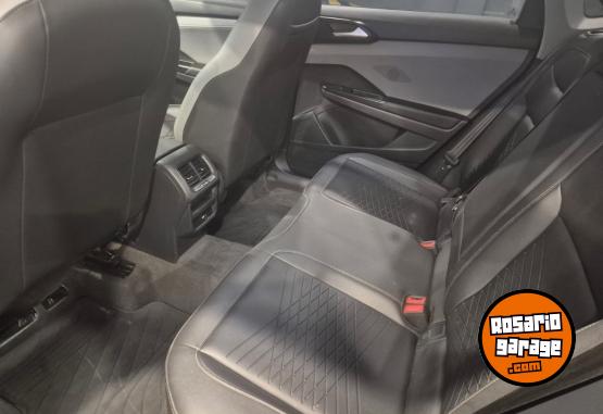 Autos - Volkswagen TAOS COMFORTLINE 2022 Nafta 48000Km - En Venta