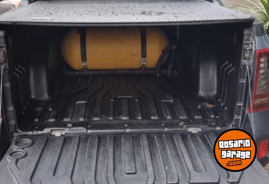 Camionetas - Renault Duster Oroch 2016 GNC 150000Km - En Venta