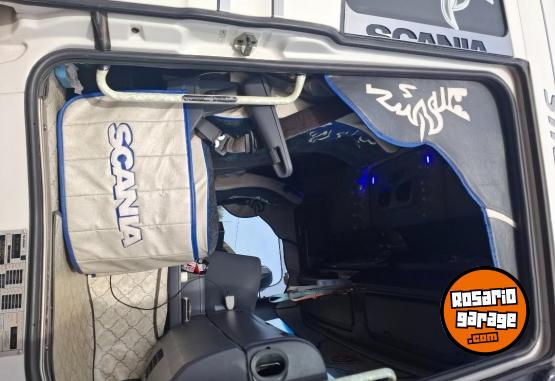 Camiones y Gr�as - Scania G310. Mod. 2017 con carrocer�a Gross - En Venta