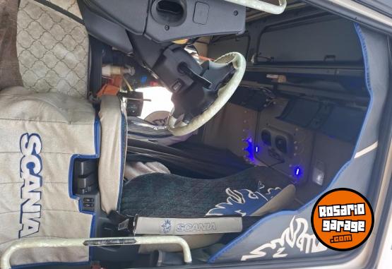 Camiones y Gr�as - Scania G310. Mod. 2017 con carrocer�a Gross - En Venta