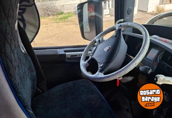 Camiones y Gr�as - Scania G310. Mod. 2017 con carrocer�a Gross - En Venta