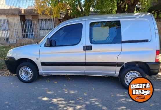 Utilitarios - Peugeot Partner 2017 Nafta 165000Km - En Venta