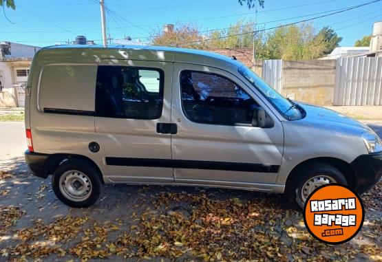 Utilitarios - Peugeot Partner 2017 Nafta 165000Km - En Venta