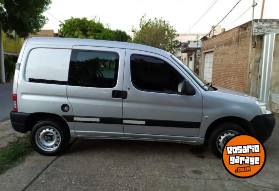 Utilitarios - Peugeot Partner 2017 Nafta 165000Km - En Venta