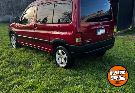 Utilitarios - Peugeot Partner patagonica 2017 Diesel 116000Km - En Venta