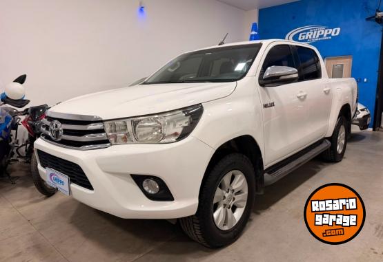 Camionetas - Toyota HILUX SRV 4X2 2017 Diesel 295000Km - En Venta
