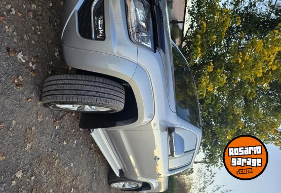 Camionetas - Volkswagen AMAROK V6 HIGLINE 4X4 2023 Diesel 13000Km - En Venta