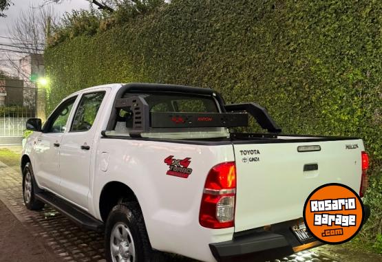 Camionetas - Toyota Hilux 4x4 dx pack 2.5 int 2014 Diesel 190000Km - En Venta