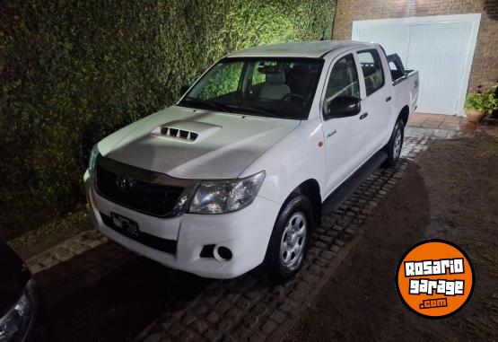 Camionetas - Toyota Hilux 4x4 dx pack 2.5 int 2014 Diesel 190000Km - En Venta