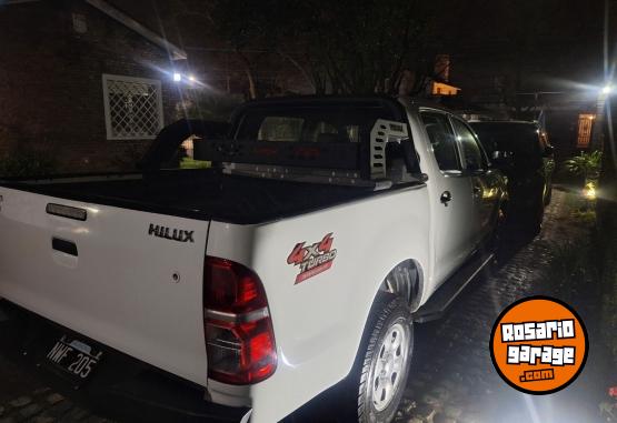 Camionetas - Toyota Hilux 4x4 dx pack 2.5 int 2014 Diesel 190000Km - En Venta