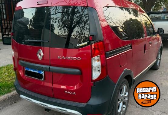 Utilitarios - Renault KANGOO STEPWAY 1.6N 2024 Nafta 38000Km - En Venta