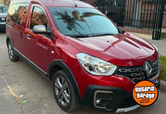 Utilitarios - Renault KANGOO STEPWAY 1.6N 2024 Nafta 38000Km - En Venta