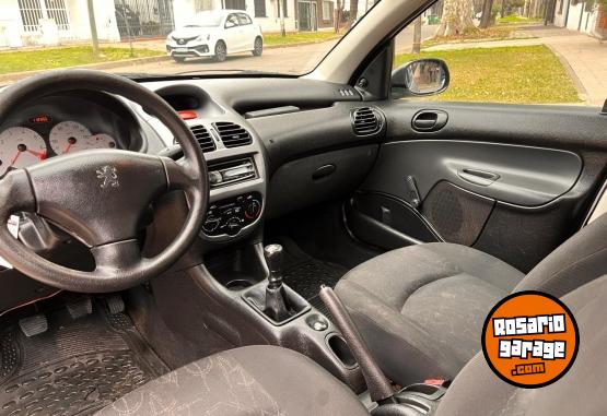 Autos - Peugeot 206 GENERATION nafta 1.4 2010 Nafta 110000Km - En Venta