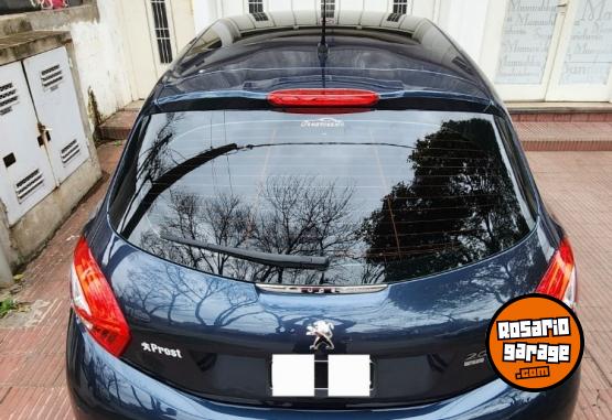 Autos - Peugeot 208 2015 Nafta 110000Km - En Venta