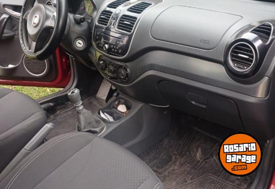 Autos - Fiat Gr�nd siena 2015 GNC 93000Km - En Venta