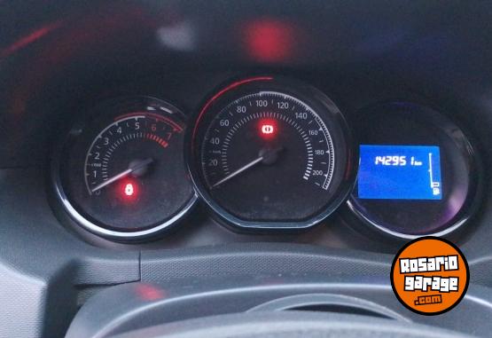 Autos - Renault Duster 2018 GNC 145000Km - En Venta