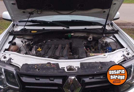 Autos - Renault Duster 2018 GNC 145000Km - En Venta