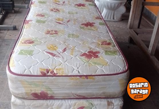 Hogar - cama SOMMIER de una plaza con colchón - En Venta