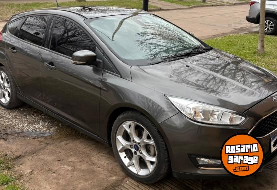 Autos - Ford FOCUS 5P SE PLUS AT 2016 Nafta 102000Km - En Venta
