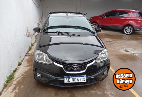 Autos - Toyota Etios Platinum 2018 Nafta 130000Km - En Venta