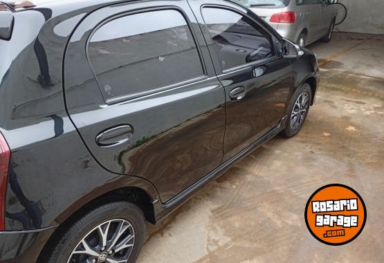 Autos - Toyota Etios Platinum 2018 Nafta 130000Km - En Venta