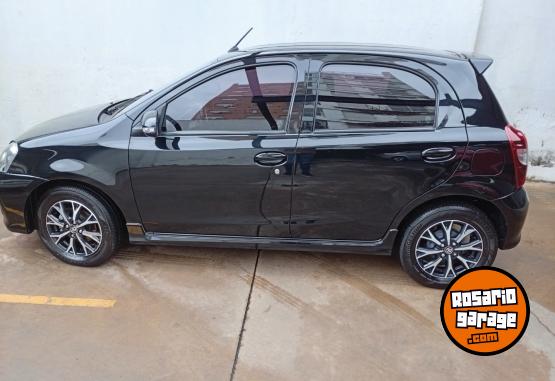 Autos - Toyota Etios Platinum 2018 Nafta 130000Km - En Venta