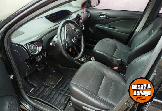 Autos - Toyota Etios Platinum 2018 Nafta 130000Km - En Venta