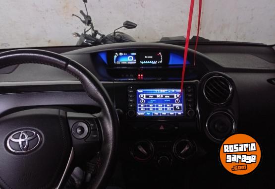 Autos - Toyota Etios Platinum 2018 Nafta 130000Km - En Venta