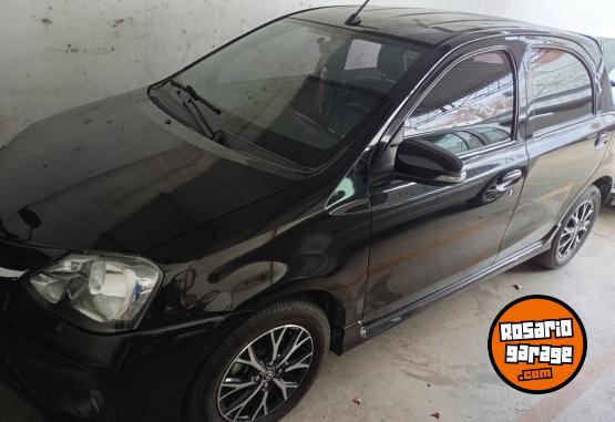 Autos - Toyota Etios Platinum 2018 Nafta 130000Km - En Venta