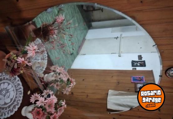 Hogar - Cómoda con espejo redondo antiguo de año 1930 - En Venta