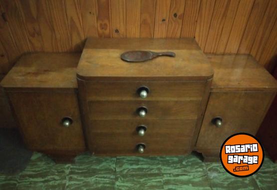 Hogar - Cómoda con espejo redondo antiguo de año 1930 - En Venta