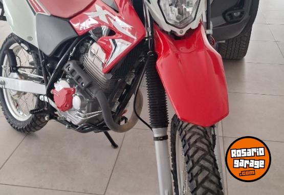 Motos - Honda tornado 2024 Nafta 6000Km - En Venta