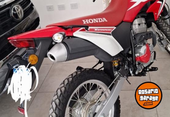 Motos - Honda tornado 2024 Nafta 6000Km - En Venta