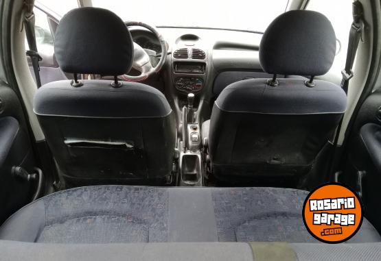 Autos - Peugeot 206 2001 Diesel 260000Km - En Venta
