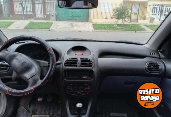 Autos - Peugeot 206 2001 Diesel 260000Km - En Venta