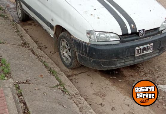 Utilitarios - Peugeot Partner Furgon 2001 Diesel 15000Km - En Venta