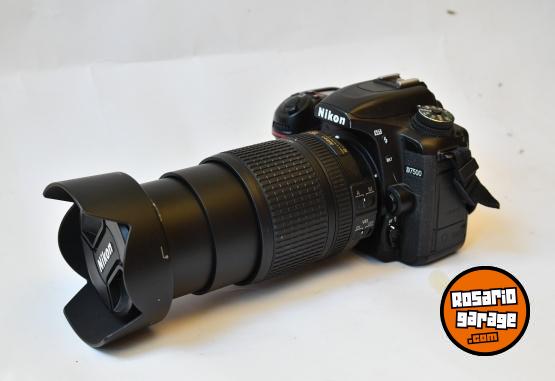 Electrónica - CÁMARA FOTOGRÁFICA NIKON D 7500 con lente AF-S NIKON 18-140 mm VR - En Venta