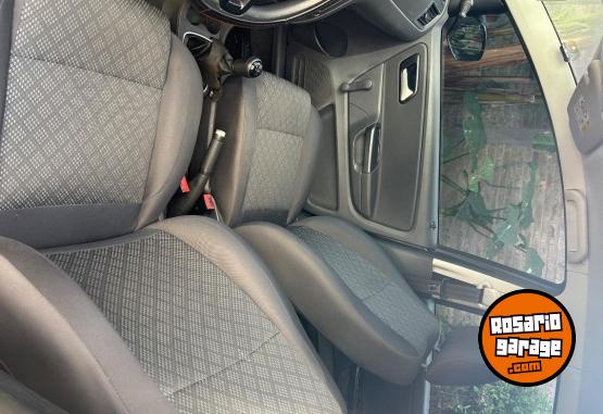 Autos - Volkswagen Suran 2017 Nafta 136000Km - En Venta