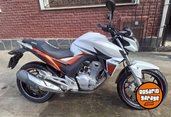 Motos - Honda CB TWSTER 250 2020 Nafta 27910Km - En Venta