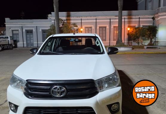 Camionetas - Toyota HILUX 2017 Diesel 340000Km - En Venta