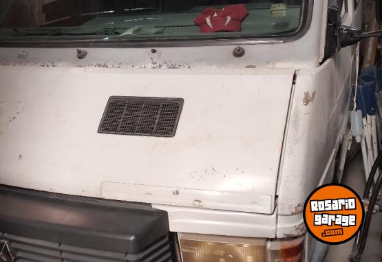Utilitarios - Renault Motor 2000 1995 Nafta 300000Km - En Venta