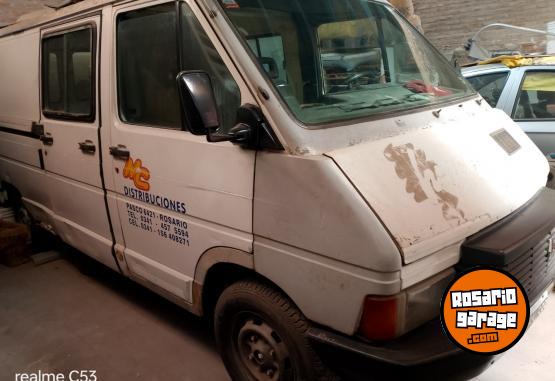 Utilitarios - Renault Motor 2000 1995 Nafta 300000Km - En Venta