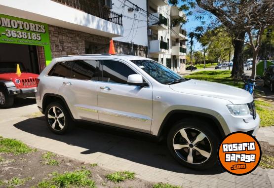 Camionetas - Chrysler Gran Cherokee Overland 2012 Nafta 150000Km - En Venta