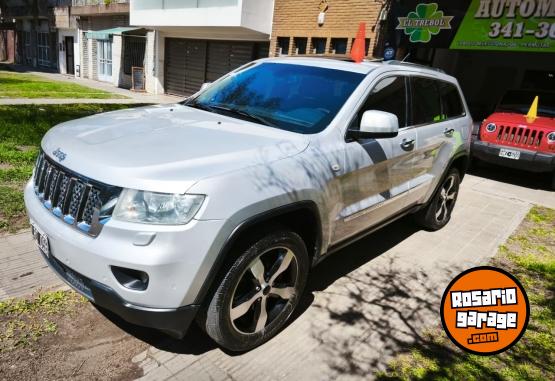 Camionetas - Chrysler Gran Cherokee Overland 2012 Nafta 150000Km - En Venta