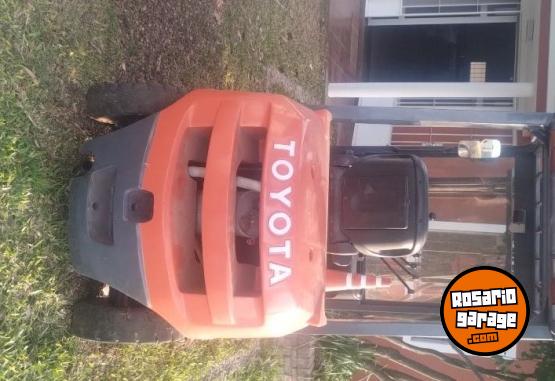 Camiones y Gr�as - Autoelevador Toyota - En Venta
