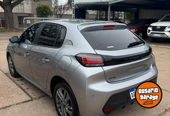 Autos - Peugeot 208 Allure AT 2025 Nafta 9000Km - En Venta