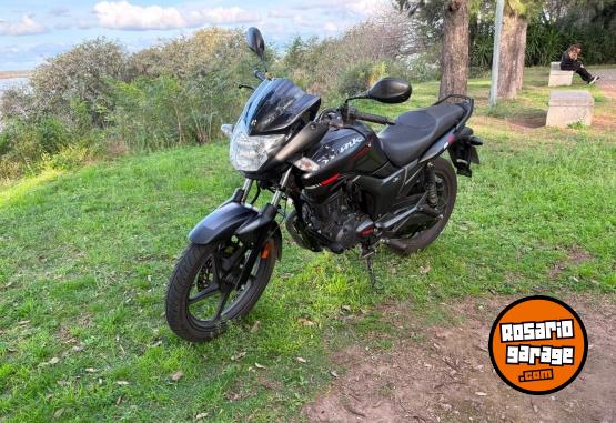 Motos - Hero Hunk 2025 Nafta 7700Km - En Venta